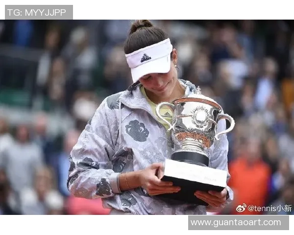 退役扎辫足球明星的传奇人生与未来发展之路探讨